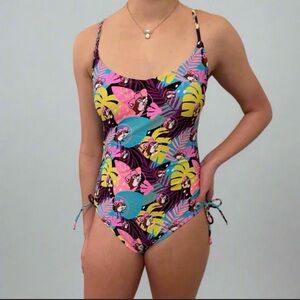 Bucees Woman’s Swim Suit Tropical Medium New